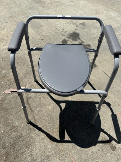Commode - Item #405 - Service Charge $10